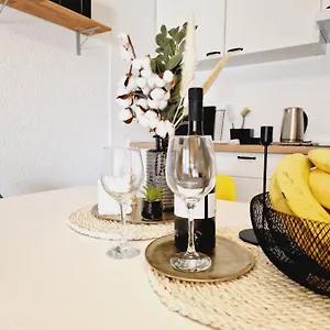  Apartment Melani